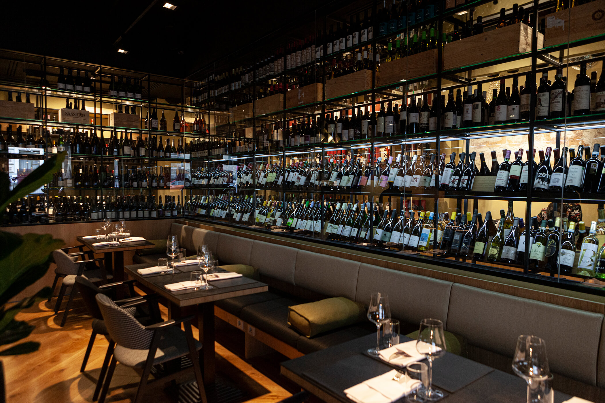 Increased monthly revenue share from search to 70% for a wine restaurant with the help of SEO